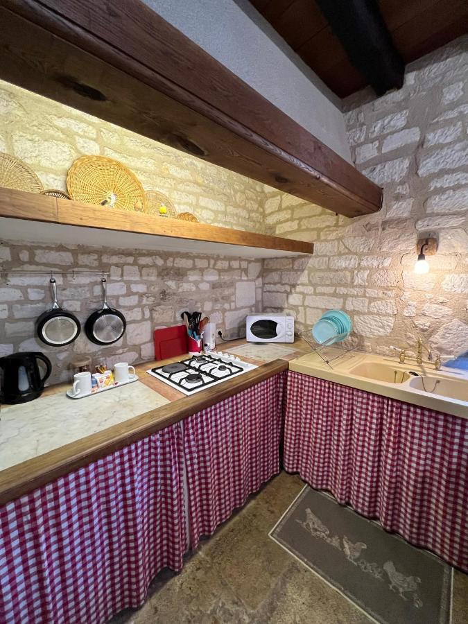 La Maison D'Alienor - Gites De Caractere A Chablis - 89 Екстериор снимка